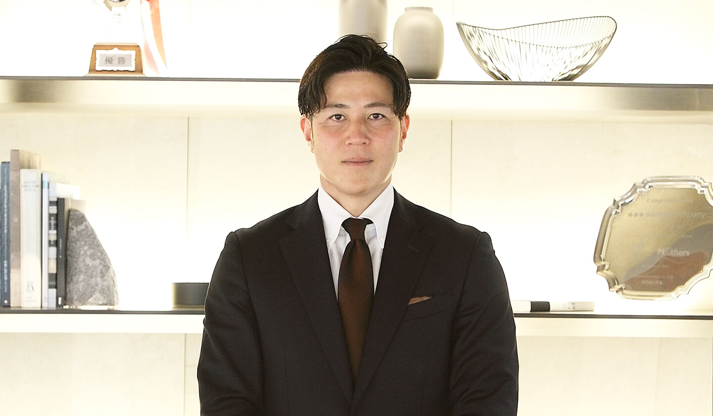 代表取締役社長　山根 太郎